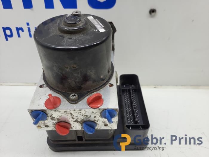 Begagnade ABS-pump Citroen C5 II Break (RE) 1.6 HDiF 16V Pris € 50,00 Marginaltabell erbjuds av Autorec. Gebr. Prins b.v.