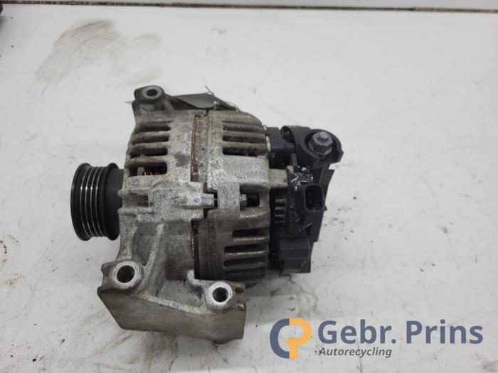 Dynamo van een Opel Zafira (M75) 2.2 16V Direct Ecotec 2008