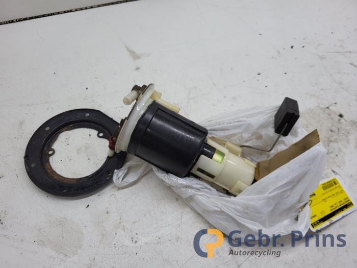 Gebrauchte Kraftstoffpumpe Elektrisch Suzuki Ignis (FH) 1.5 16V Sport Preis € 25,00 Margenregelung angeboten von Autorec. Gebr. Prins b.v.