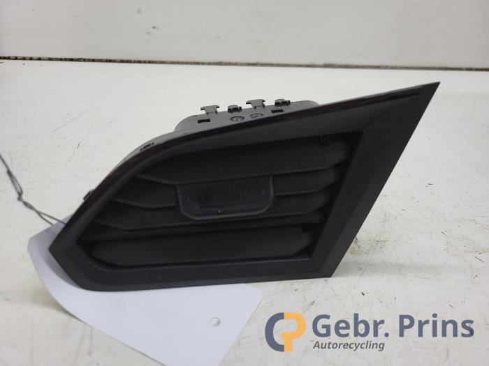 Begagnade Luftmunstycke, instrumentbräda Volkswagen Transporter T6 2.0 TDI Pris € 24,20 Inklusive moms erbjuds av Autorec. Gebr. Prins b.v.