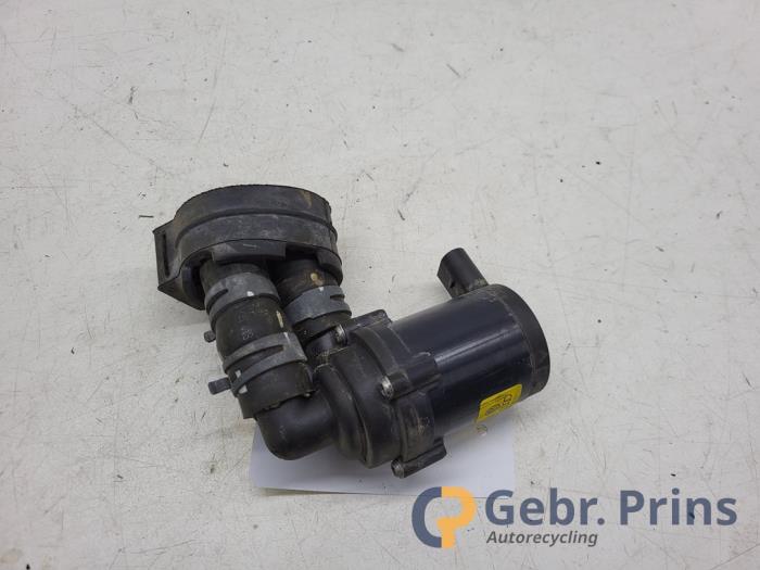 Begagnade Vattenpump Volkswagen Transporter T6 2.0 TDI Pris € 60,50 Inklusive moms erbjuds av Autorec. Gebr. Prins b.v.