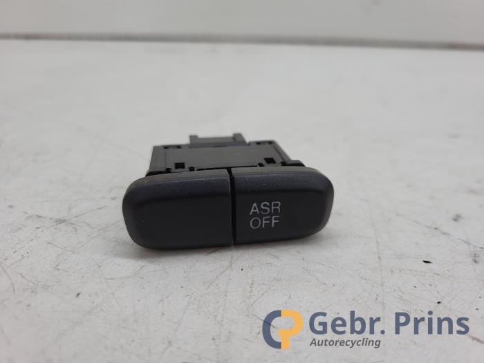Używane Przelacznik ASR Fiat Panda (312) 0.9 TwinAir 60 Cena € 15,00 Procedura marży oferowane przez Autorec. Gebr. Prins b.v.