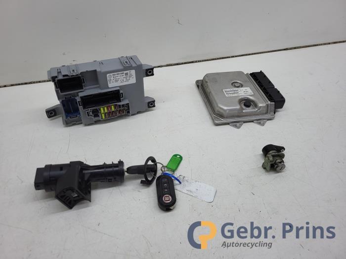 Used Ignition lock + computer Fiat Panda (312) 0.9 TwinAir 60 Price € 175,00 Margin scheme offered by Autorec. Gebr. Prins b.v.