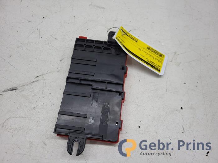 Stromverteiler van een BMW 3 serie Touring (F31) 330d 3.0 24V 2014