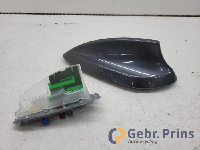 Używane Antena BMW 3 serie Touring (F31) 330d 3.0 24V Cena € 35,00 Procedura marży oferowane przez Autorec. Gebr. Prins b.v.