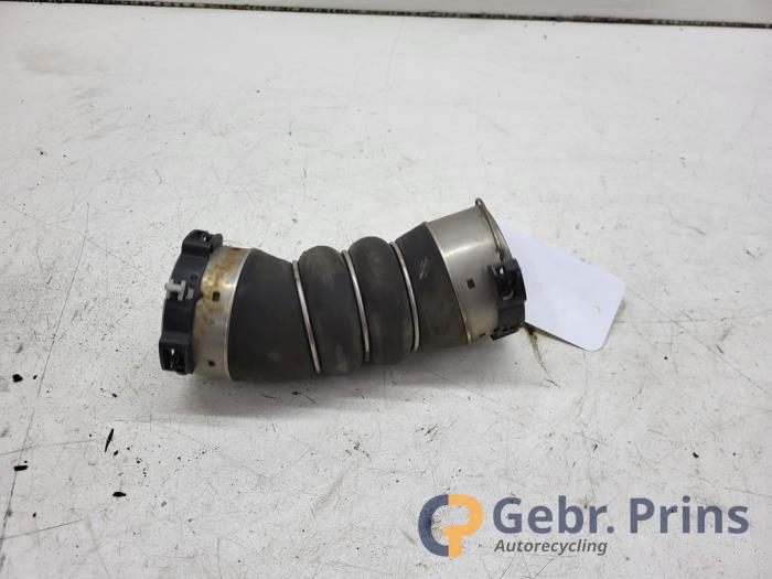 Gebrauchte Intercooler Schlauch BMW 3 serie Touring (F31) 330d 3.0 24V Preis € 25,00 Margenregelung angeboten von Autorec. Gebr. Prins b.v.