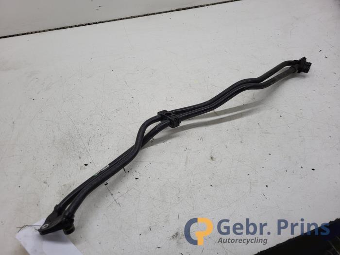 Usagé Conduit (divers) BMW 3 serie Touring (F31) 330d 3.0 24V Prix € 25,00 Règlement à la marge proposé par Autorec. Gebr. Prins b.v.