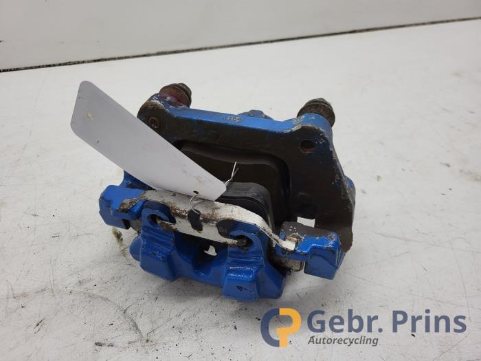 Gebrauchte Bremszange rechts vorne BMW 3 serie Touring (F31) 330d 3.0 24V Preis € 40,00 Margenregelung angeboten von Autorec. Gebr. Prins b.v.