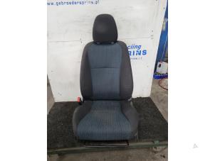 Usados Asiento izquierda Toyota Yaris III (P13) 1.33 16V Dual VVT-I Precio € 125,00 Norma de margen ofrecido por Autorec. Gebr. Prins b.v.