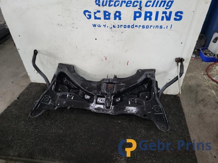Begagnade Underram Toyota Yaris III (P13) 1.33 16V Dual VVT-I Pris € 150,00 Marginaltabell erbjuds av Autorec. Gebr. Prins b.v.