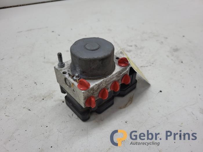 Begagnade ABS-pump Citroen C1 1.0 12V Pris € 40,00 Marginaltabell erbjuds av Autorec. Gebr. Prins b.v.