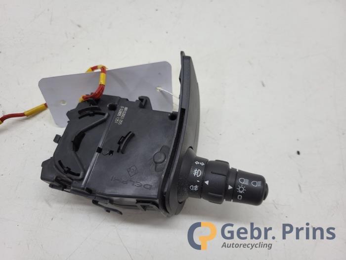 Używane Przelacznik kierunkowskazu Renault Modus/Grand Modus (JP) 1.6 16V Cena € 25,00 Procedura marży oferowane przez Autorec. Gebr. Prins b.v.