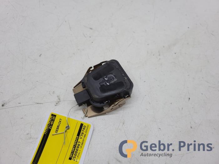 Begagnade Regnsensor Peugeot 508 (8D) 1.6 THP 16V Pris € 25,00 Marginaltabell erbjuds av Autorec. Gebr. Prins b.v.