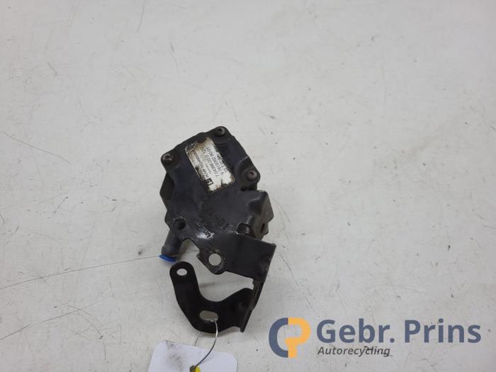 Begagnade Extra vattenpump Peugeot 508 (8D) 1.6 THP 16V Pris € 40,00 Marginaltabell erbjuds av Autorec. Gebr. Prins b.v.