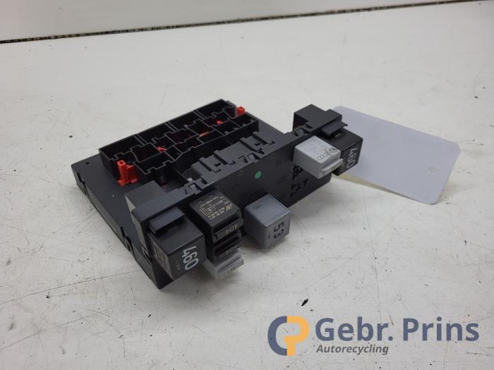 Used Body control computer Volkswagen Passat (3C2) 2.0 FSI 16V Price € 30,00 Margin scheme offered by Autorec. Gebr. Prins b.v.