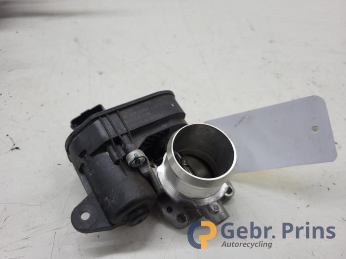 Gebrauchte Drosselklappengehäuse Peugeot 2008 (CU) 1.2 12V e-THP PureTech 110 Preis € 40,00 Margenregelung angeboten von Autorec. Gebr. Prins b.v.