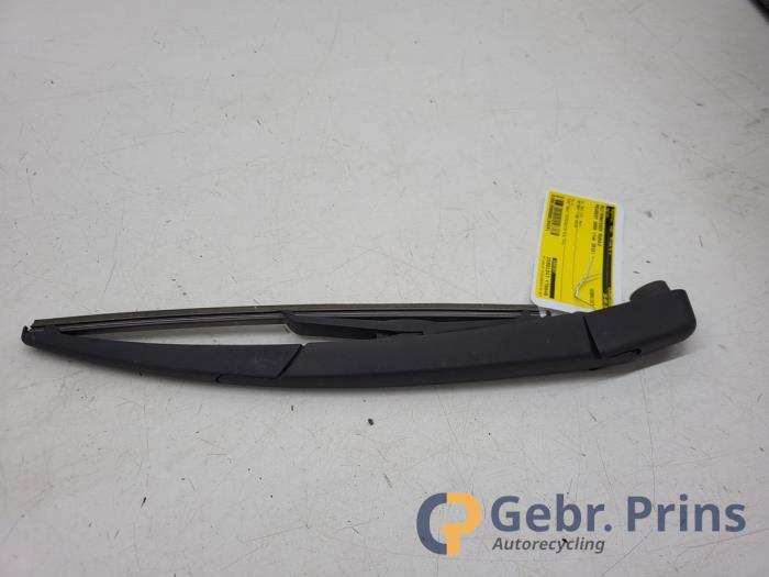 Używane Modul wycieraczek Peugeot 2008 (CU) 1.2 12V e-THP PureTech 110 Cena € 25,00 Procedura marży oferowane przez Autorec. Gebr. Prins b.v.