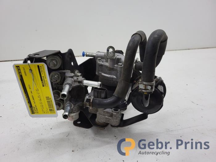 Gebrauchte Ölpumpe Mitsubishi Outlander (GF/GG) 2.0 16V PHEV 4x4 Preis € 250,00 Margenregelung angeboten von Autorec. Gebr. Prins b.v.