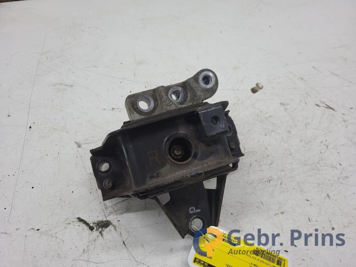 Used Engine mount Mitsubishi Outlander (GF/GG) 2.0 16V PHEV 4x4 Price € 40,00 Margin scheme offered by Autorec. Gebr. Prins b.v.