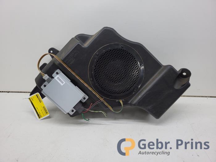 Używane Subwoofer Dodge Caliber 1.8 16V Cena € 40,00 Procedura marży oferowane przez Autorec. Gebr. Prins b.v.