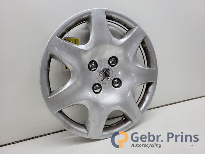 Używane Kolpak Peugeot 308 (4A/C) 1.4 VTI 16V Cena € 10,00 Procedura marży oferowane przez Autorec. Gebr. Prins b.v.
