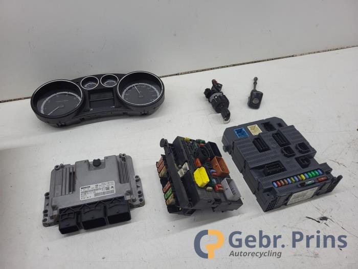 Used Ignition lock + computer Peugeot 308 (4A/C) 1.4 VTI 16V Price € 100,00 Margin scheme offered by Autorec. Gebr. Prins b.v.