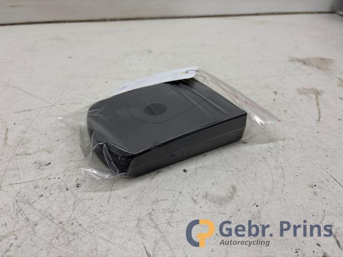 Begagnade Telefonmodul Ford Focus 2 2.0 16V Pris € 75,00 Marginaltabell erbjuds av Autorec. Gebr. Prins b.v.
