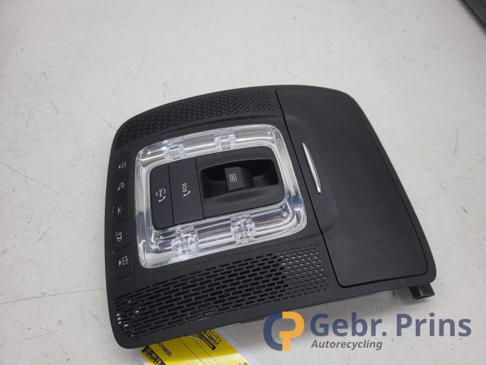 Begagnade Innerbelysning, fram Mercedes A (177.0) 1.5 A-180d Pris € 75,00 Marginaltabell erbjuds av Autorec. Gebr. Prins b.v.