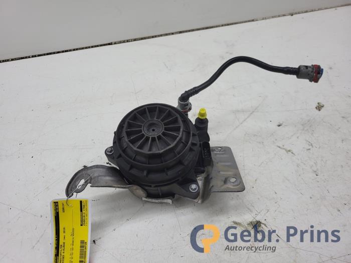 Usagé Filtre à carburant Mercedes A (177.0) 1.5 A-180d Prix € 35,00 Règlement à la marge proposé par Autorec. Gebr. Prins b.v.