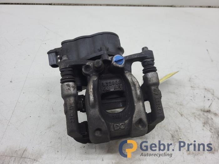 Gebrauchte Bremszange links hinten Mercedes A (177.0) 1.5 A-180d Preis € 70,00 Margenregelung angeboten von Autorec. Gebr. Prins b.v.