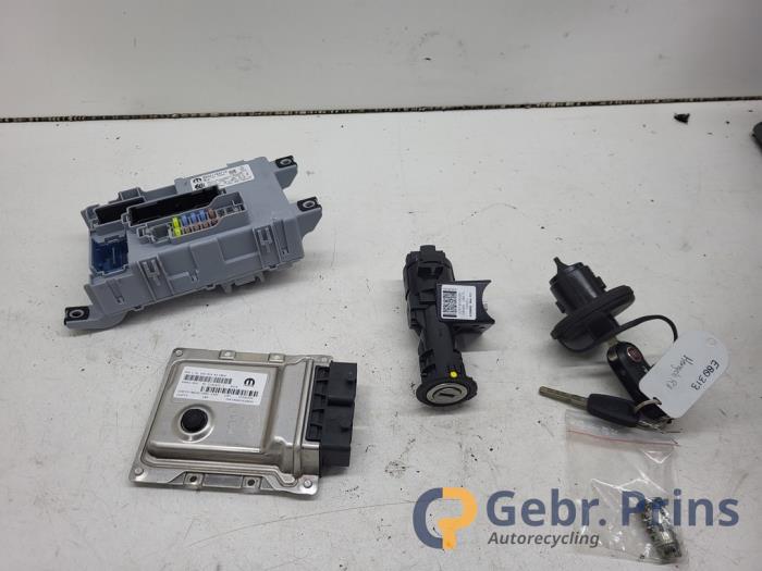 Used Ignition lock + computer Fiat 500C (312) 1.0 Hybrid Price € 400,00 Margin scheme offered by Autorec. Gebr. Prins b.v.