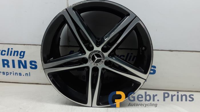 Używane Obrecz Mercedes A (177.0) 1.5 A-180d Cena € 75,00 Procedura marży oferowane przez Autorec. Gebr. Prins b.v.