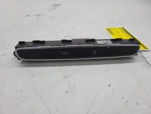 Usagé Commutateur marche-arrêt Renault Megane IV Estate (RFBK) 1.5 Energy dCi 110 Prix € 30,00 Règlement à la marge proposé par Autorec. Gebr. Prins b.v.