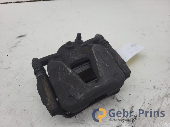 Gebrauchte Bremszange links vorne Renault Megane IV Estate (RFBK) 1.5 Energy dCi 110 Preis € 40,00 Margenregelung angeboten von Autorec. Gebr. Prins b.v.