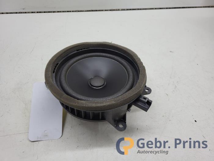Używane Glosnik Volvo S60 III (ZS) 2.0 T5 16V Cena € 30,00 Procedura marży oferowane przez Autorec. Gebr. Prins b.v.