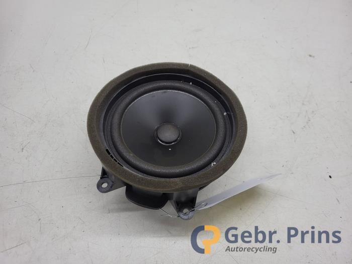 Używane Glosnik Volvo S60 III (ZS) 2.0 T5 16V Cena € 30,00 Procedura marży oferowane przez Autorec. Gebr. Prins b.v.