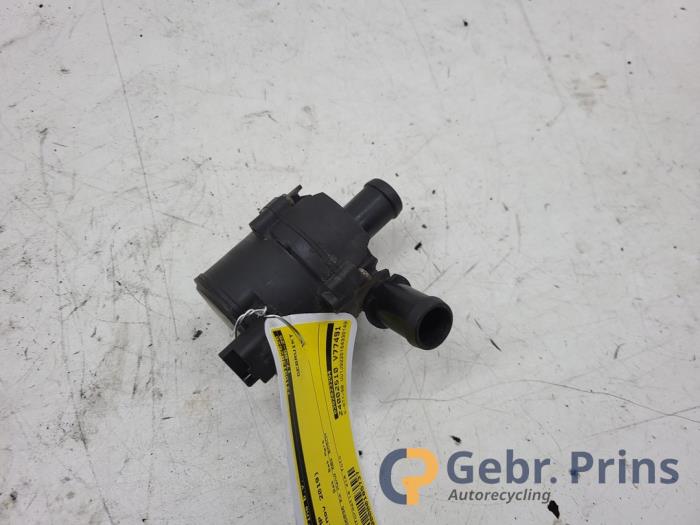 Begagnade Extra vattenpump Dacia Lodgy (JS/SD0J) 1.3 TCE 130 16V Pris € 20,00 Marginaltabell erbjuds av Autorec. Gebr. Prins b.v.