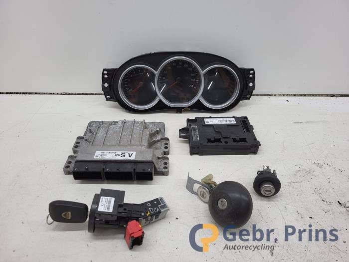 Used Ignition lock + computer Dacia Lodgy (JS/SD0J) 1.3 TCE 130 16V Price € 200,00 Margin scheme offered by Autorec. Gebr. Prins b.v.