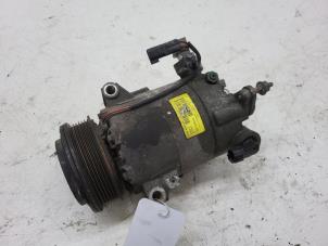 Usagé Compresseur de clim Ford Fiesta 6 (JA8) 1.0 EcoBoost 12V 100 Prix € 50,00 Règlement à la marge proposé par Autorec. Gebr. Prins b.v.