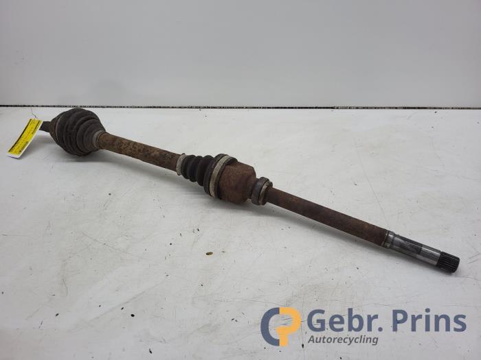 Begagnade Drivaxel, höger fram Peugeot Partner Tepee (7A/B/C/D/E/F/G/J/P/S) 1.6 Phase 1 Pris € 35,00 Marginaltabell erbjuds av Autorec. Gebr. Prins b.v.