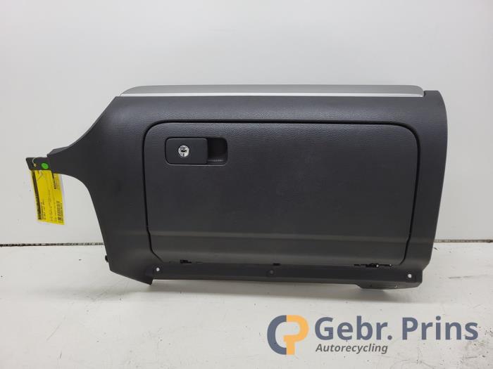 Begagnade Handskfack Volkswagen Golf VI Variant (AJ5/1KA) 1.6 TDI 16V 105 Pris € 25,00 Marginaltabell erbjuds av Autorec. Gebr. Prins b.v.