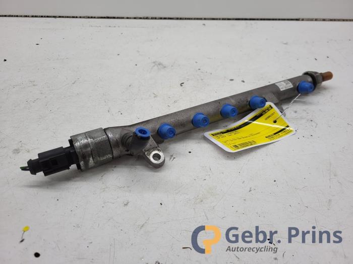 Gebrauchte Einspritzdüse (Einspritzer) Volkswagen Golf VI Variant (AJ5/1KA) 1.6 TDI 16V 105 Preis € 100,00 Margenregelung angeboten von Autorec. Gebr. Prins b.v.