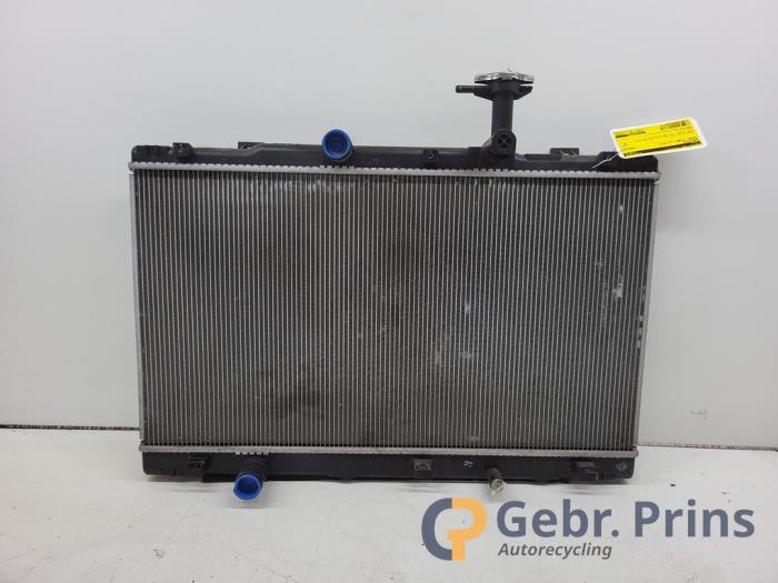 Usagé Radiateur Suzuki Vitara (LY/MY) 1.6 16V VVT Prix € 100,00 Règlement à la marge proposé par Autorec. Gebr. Prins b.v.