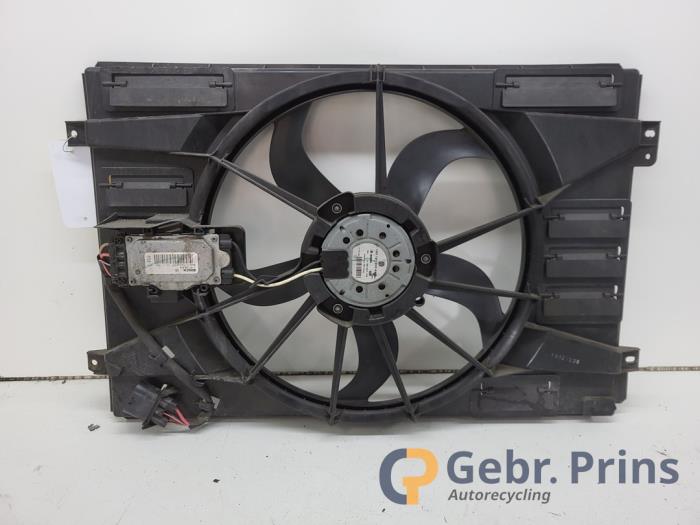 Używane Wentylator Volkswagen Golf VI Variant (AJ5/1KA) 1.6 TDI 16V 105 Cena € 75,00 Procedura marży oferowane przez Autorec. Gebr. Prins b.v.