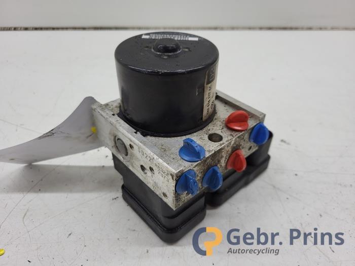 Używane Pompa ABS Seat Altea (5P1) 1.4 TSI 16V Cena € 50,00 Procedura marży oferowane przez Autorec. Gebr. Prins b.v.