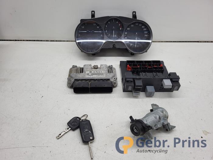 Used Ignition lock + computer Seat Altea (5P1) 1.4 TSI 16V Price € 150,00 Margin scheme offered by Autorec. Gebr. Prins b.v.