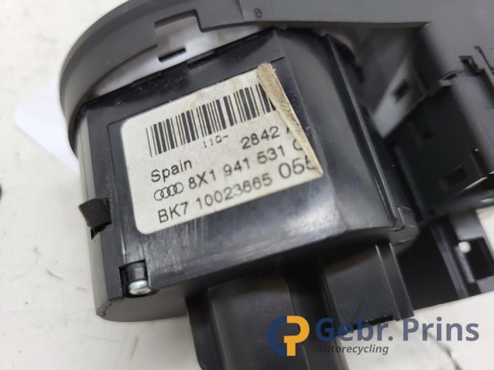 Używane Przelacznik swiatel Audi A1 Sportback (8XA/8XF) 1.2 TFSI Cena € 20,00 Procedura marży oferowane przez Autorec. Gebr. Prins b.v.