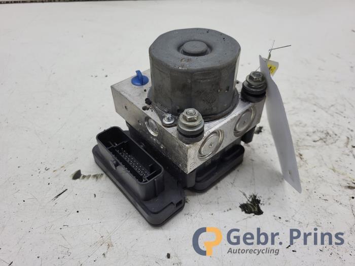 Begagnade ABS-pump Audi A1 Sportback (8XA/8XF) 1.2 TFSI Pris € 75,00 Marginaltabell erbjuds av Autorec. Gebr. Prins b.v.