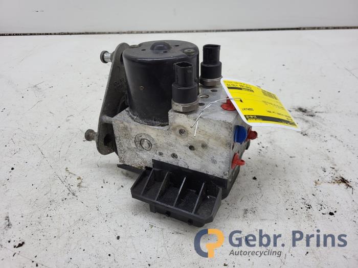 Usagé Pompe ABS Mercedes A (W168) 1.4 A-140 Prix € 50,00 Règlement à la marge proposé par Autorec. Gebr. Prins b.v.