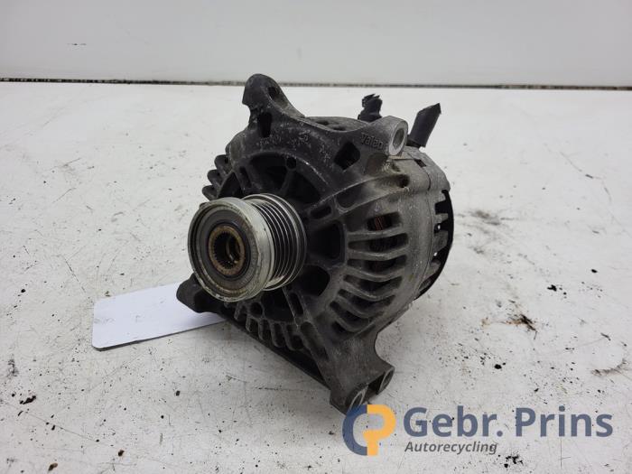 Gebrauchte Dynamo Mercedes A (W169) 2.0 A-160 CDI 16V 5-Drs. Preis € 40,00 Margenregelung angeboten von Autorec. Gebr. Prins b.v.